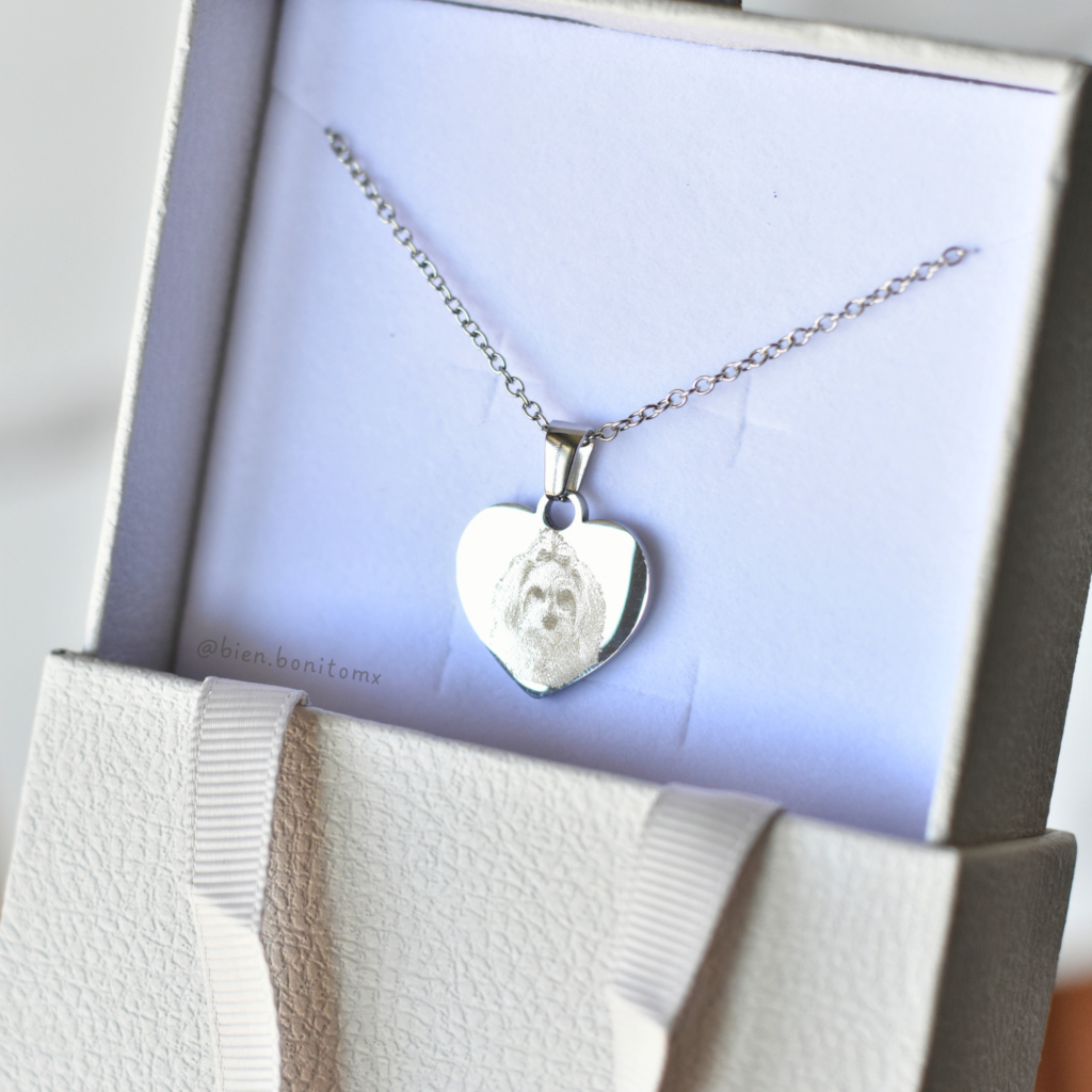Collar Grabado de Corazón