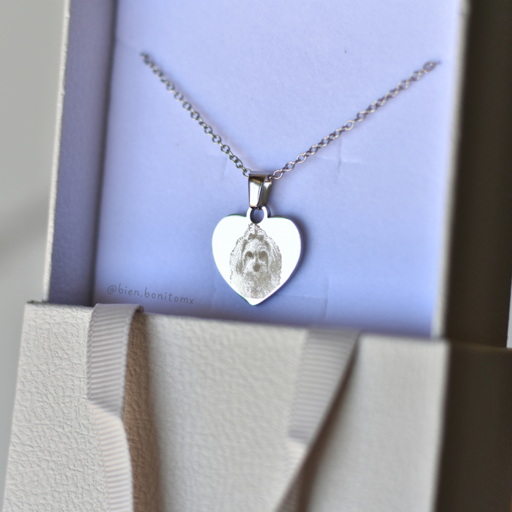Collar Grabado de Corazón