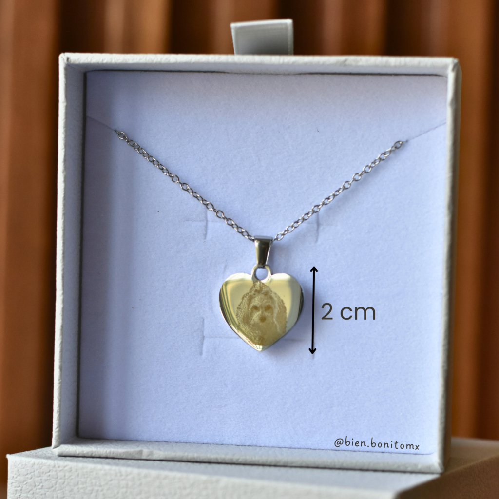 Collar Grabado de Corazón